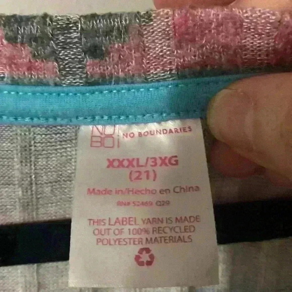 No Boundaries Top - Picture 3 of 4